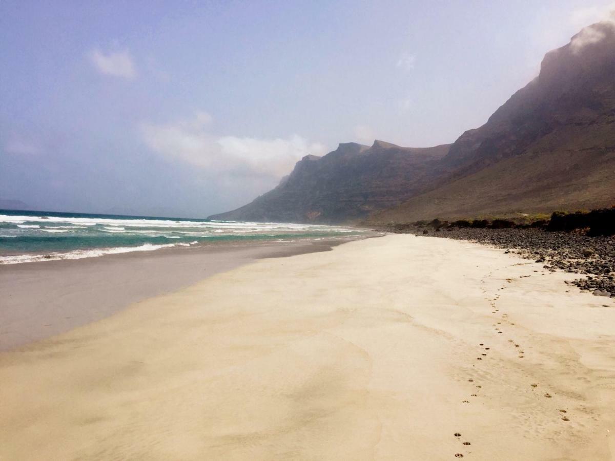 Fcg20, Famara Beach Dış mekan fotoğraf